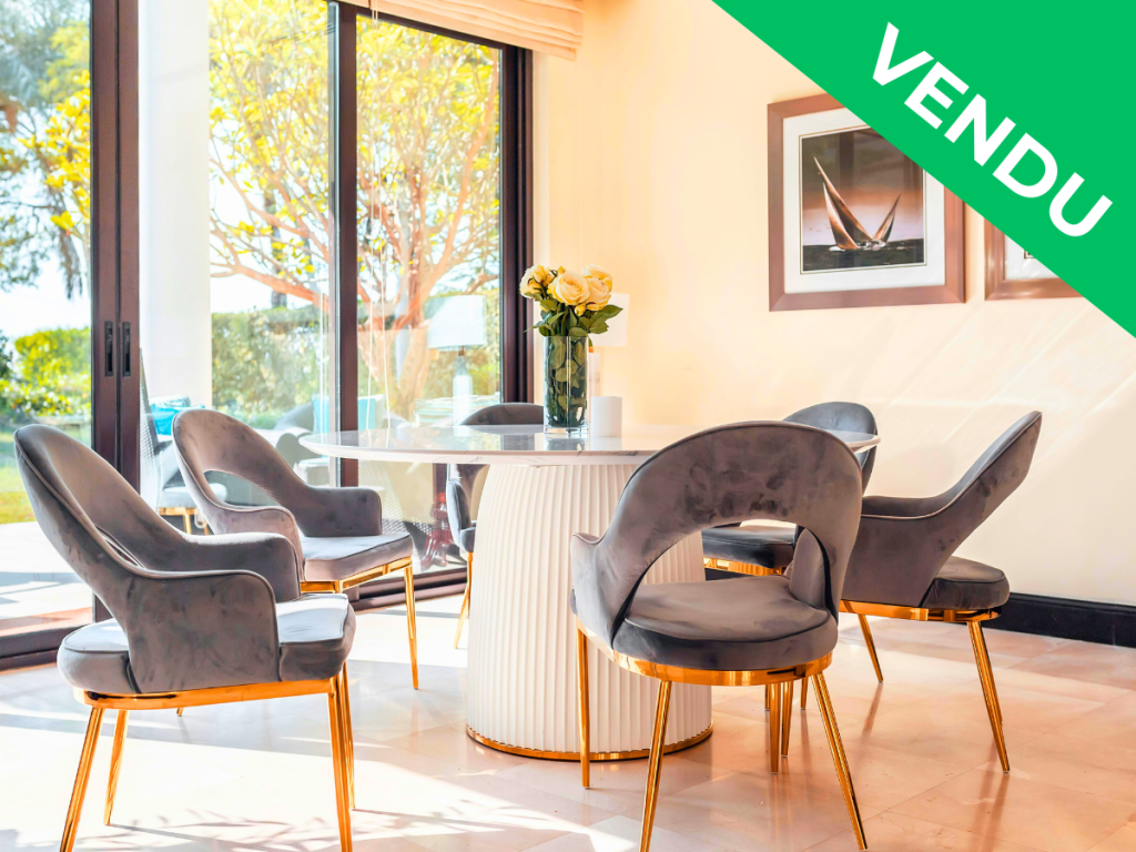 Illustration d’un appartement T3 comprenant un salon lumineux et deux chambres, exemple de logement trois pièces à Marseille.
