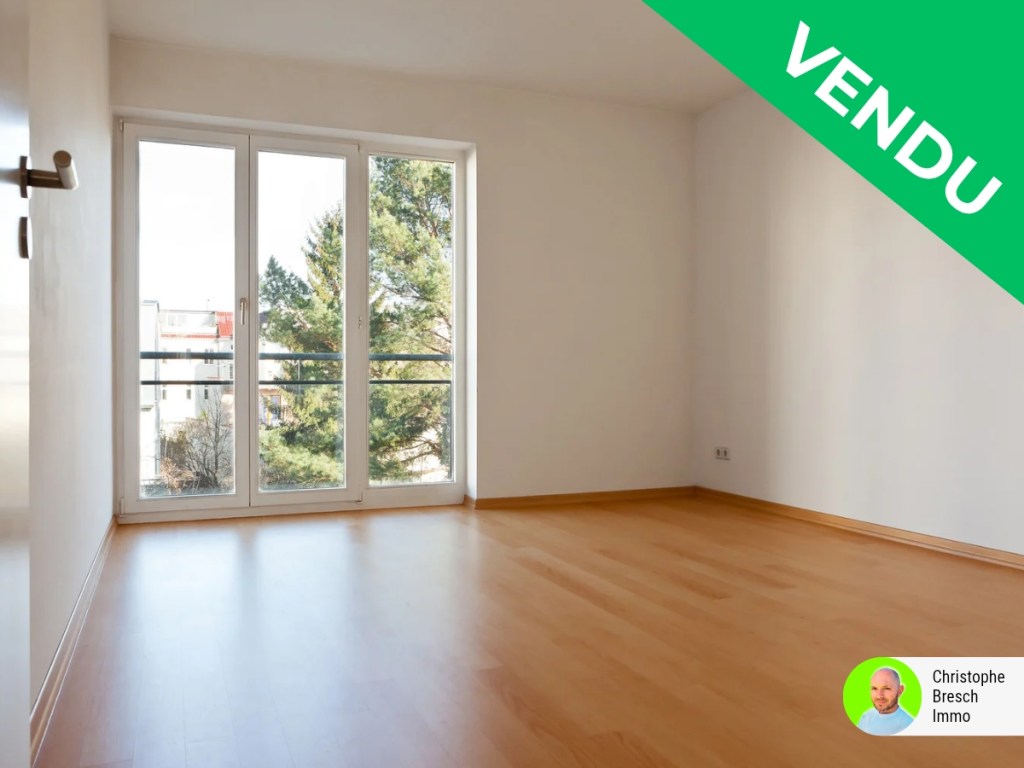 Appartement vendu Marseille 9e 13009 : pièce vide lumineuse après vente immobilière réussie
